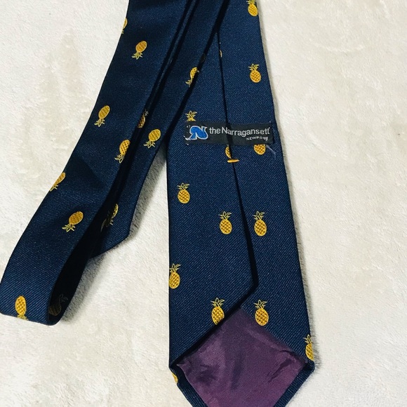 Vintage  Preppy Pineapple Tie - Picture 2 of 7